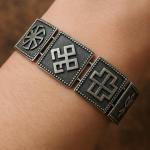 Браслеты с древнеславянскими символами: стиль и традиции