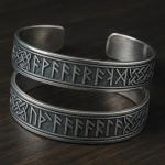 Серебряные браслеты с руническими надписями
