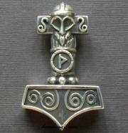 Необычные талисманы и обереги народов мира. Мъёльнир