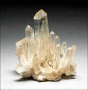 Сила кристаллов  В статье рассказывается о двух способах гадания с помощью камне