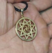Кулон с символом Рода: защита рода и предков