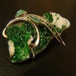 брошь с уваровитом