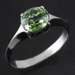 Кольцо с демантоидом