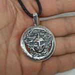 Оберег Медуза Горгона из серебра