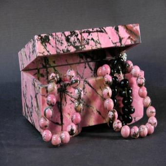 Родонитовая шкатулка