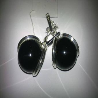 серьги с гагатом