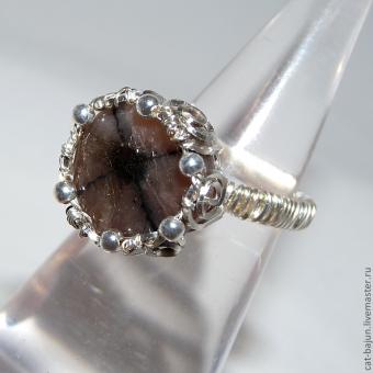 перстень с хиастолитом