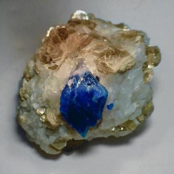 Синяя шпинель