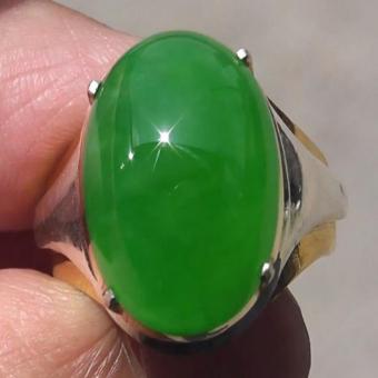 кольцо с жадеитом