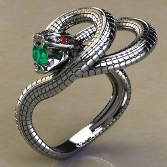 Кольцо Змея с камнем в пасти из серебра