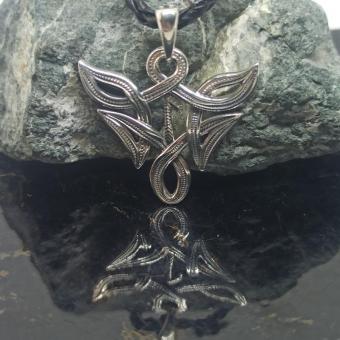 Руна Лагуз в вязи из серебра