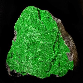 Порода.Уваровит