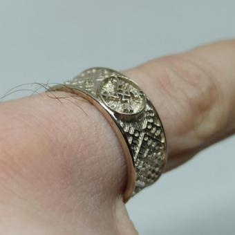 Кольцо Денежная свастика из белого золота