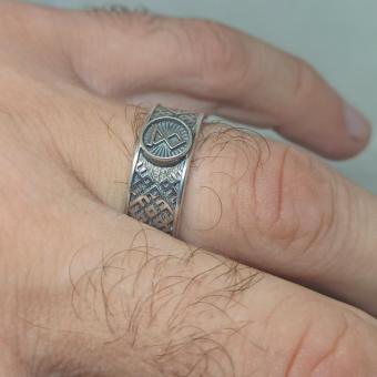 Перстень с оберегом Чертог Волка из серебра