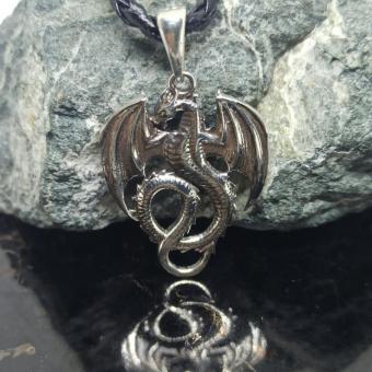 Подвеска-амулет Дракон из серебра