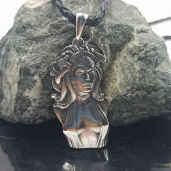 Подвеска с оберегом Медуза Горгона серебро