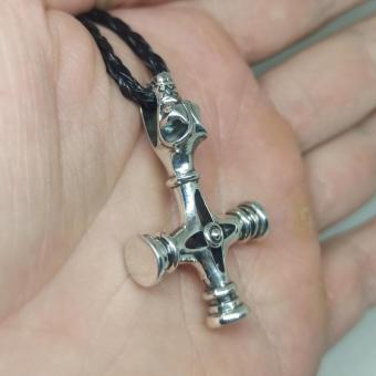 Скандинавский оберег Волчий крест из серебра