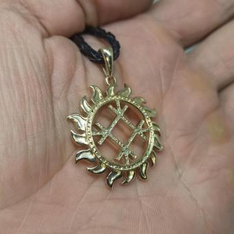 Славянский оберег Целебник в солнце из золота