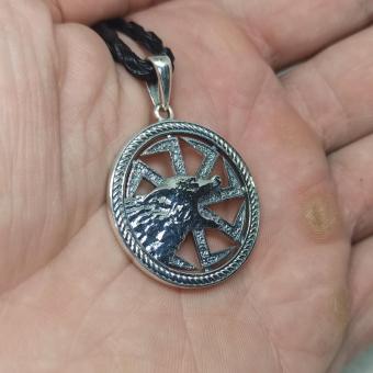Славянский оберег Коловрат с волком из серебра