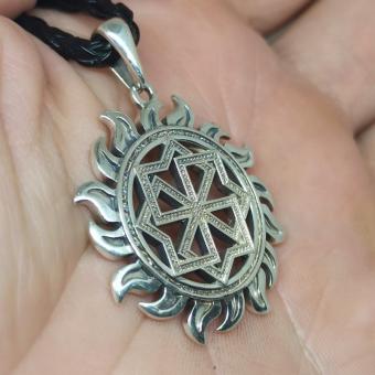 Славянский оберег Молвинец в солнце серебро