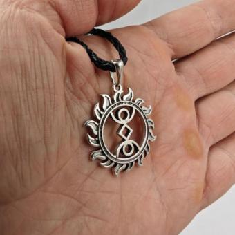 Славянский оберег Радуница в солнце из серебра