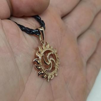 Славянский оберег Символ Рода в солнце из золота