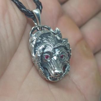 Волчья голова из серебра
