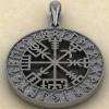 Амулет Вегвизир в руническом круге из серебра